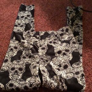 VERY soft sugar skull leggings